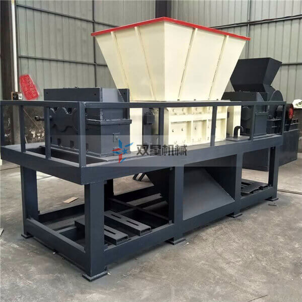 Double axis shredder