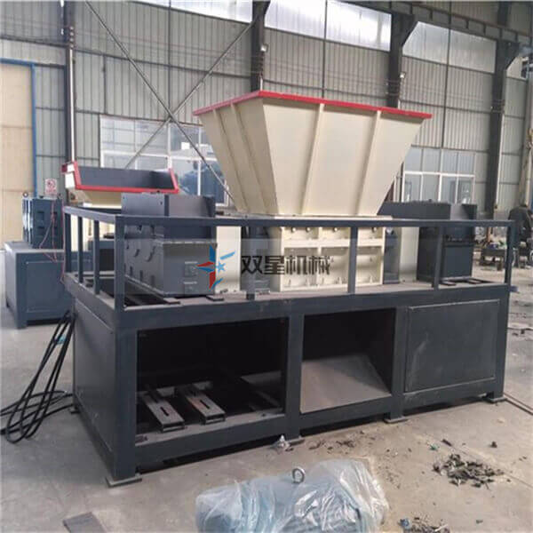 Double axis shredder