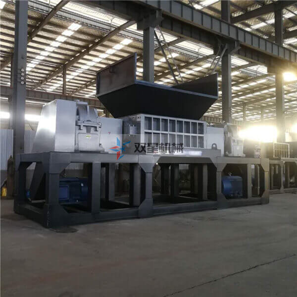 Scrap iron shredder
