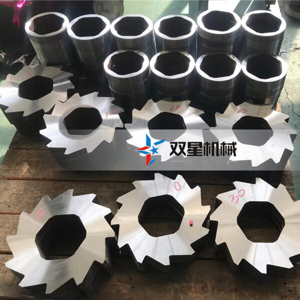 Four axis shredder