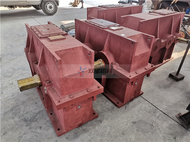 金屬撕碎機(jī)減速機(jī)采用什么類型，什么型號(hào)？