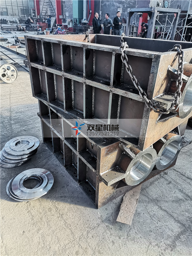 <a href='http://www.sbd110.com/ssxl/10.html' target='_blank'><span>金屬撕碎機</span></a>撕碎箱體實拍
